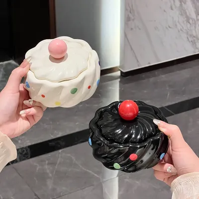 Latest Household Living Room Polka Dot Ashtray, Fashionable, Cute, Creative Ice Cream Ashtray,