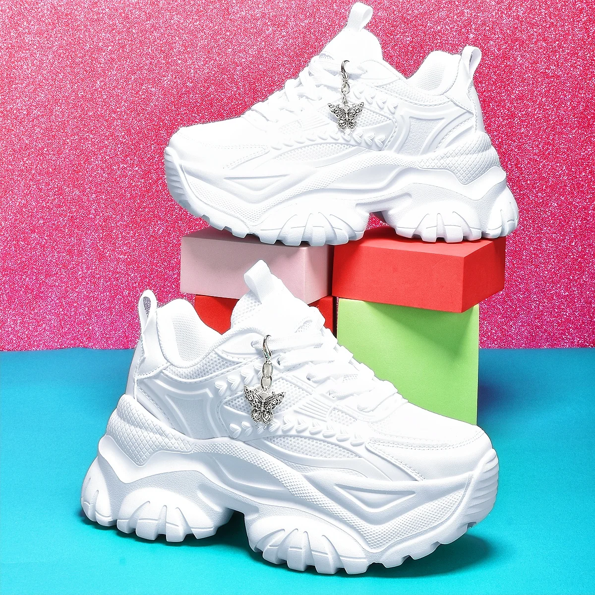 Leichte 7 cm weiße Trbottomyy-Schuhe mit dicker Sohle, vielseitige modische Freizeitschuhe mit silbernem Schmetterling, dekorativem Anhänger, Kette, Schuhzubehör, Trbottomyy, vielseitig, weiß, bequem,
