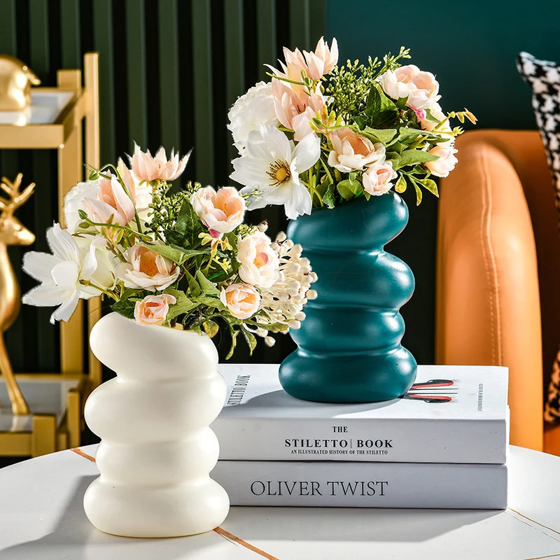 1 Stück Blumenbehälter-Ornament, elegante spiralförmige weiße Kunststoffvase im nordischen Stil, geeignet für Heim- und Küchendekoration, ideal F Image
