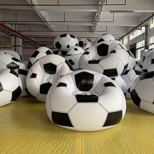Aufblasbarer Fußball-Sofastuhl im klassischen Stil aus PVC-Material, vielseitig für den Innenbereich Verwendung im Freien, einzigartiges Sport-Design für Zuhause Gartendeko Image