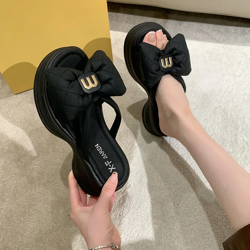 Frauen Hausschuhe 2025, Neue Sommer Casual Schuhe Vielseitig Dicke Sohle Sandalen Frauen Outwear Bogen Strand Hausschuhe Sexy Rutschen Frauen