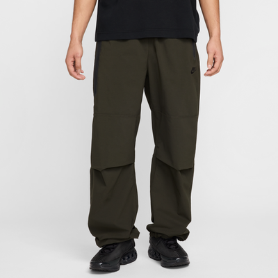 Nike Tech Men's Woven Oversized Trousers - Green - Nylon/Elastane
