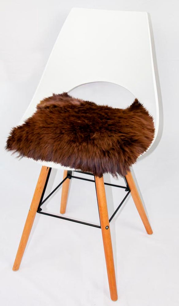 Stuhlkissen HEITMANN FELLE "Lamm, Sitzauflage eckig", braun (dunkelbraun, felloptik unifarben), B:44cm H:5cm L:44cm, Lammfell, Dekokissen_Sitzkissen_Kissenhüllen, 44x44 cm, echtes Lammfell, waschbar, auch als 2er oder 4er Set