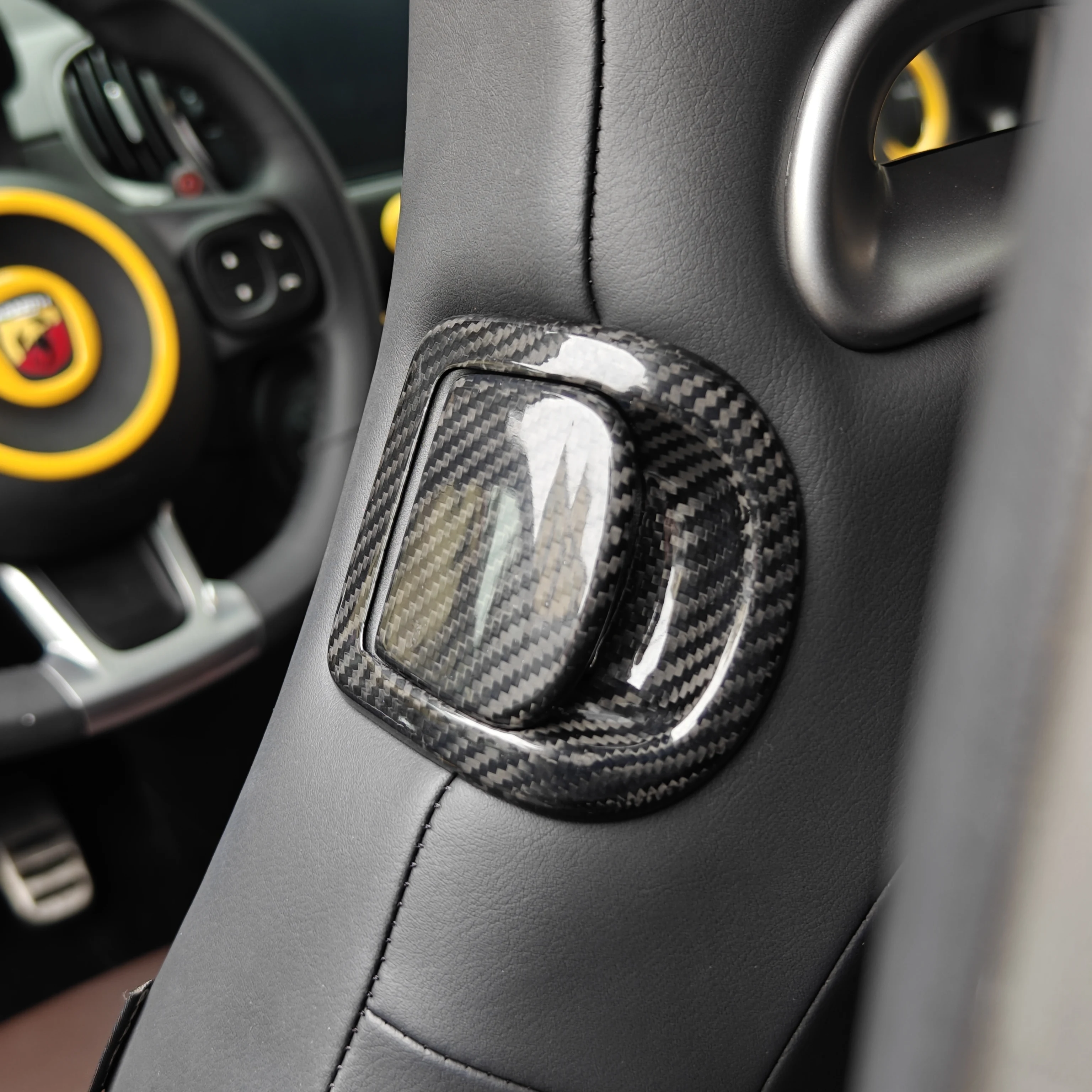 Brandneuer Racing Style Rücksitz aus echtem Carbonfaser-3K-Twill-Griff für Fiat 500 Abarth 595 695 4-teilig Image