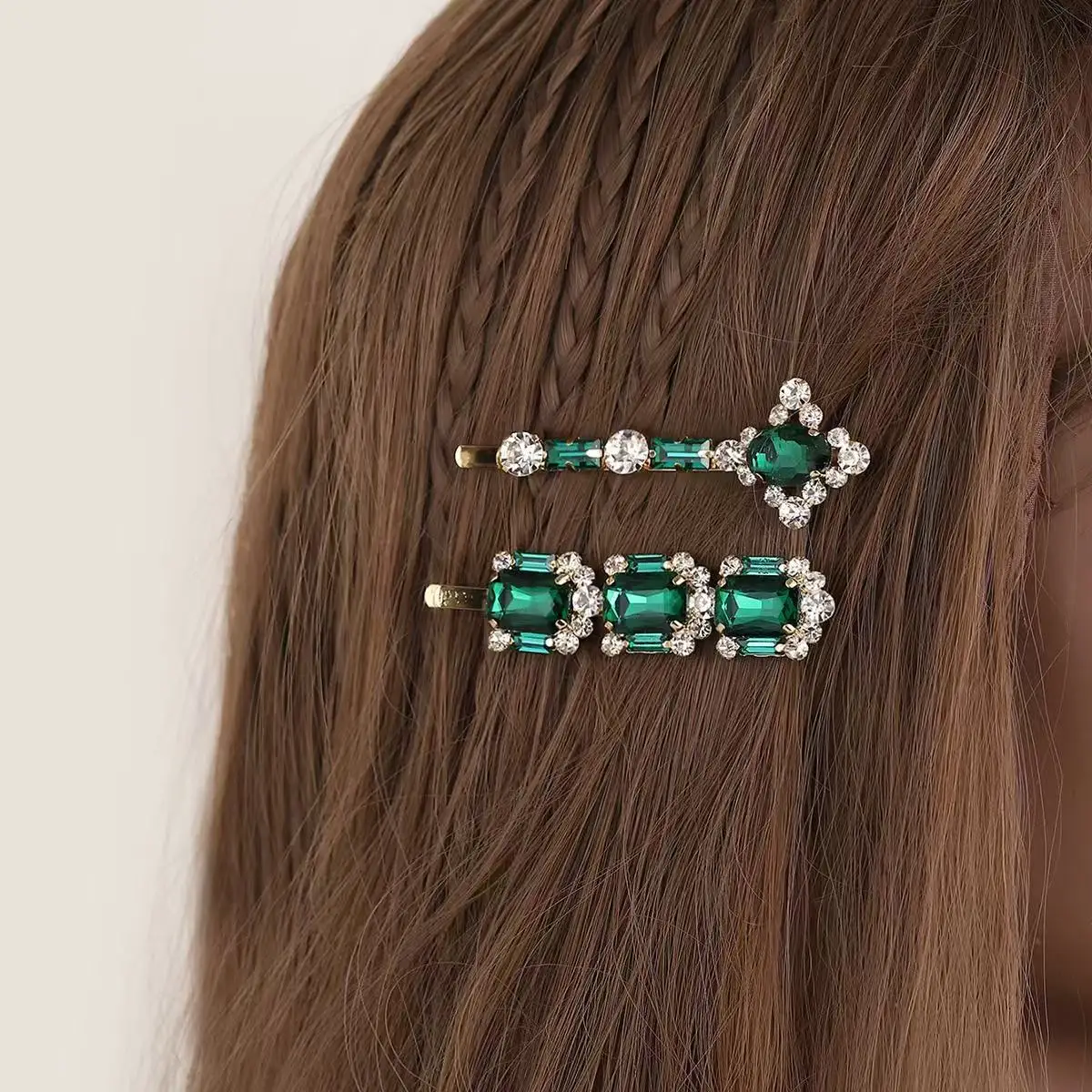 Überlegene Haarnadel mit Rhein-Diamant, grün-weiße quadratische Diamant-Anstecknadel, Muttertagsgeschenk für gute Freunde zusammen Image