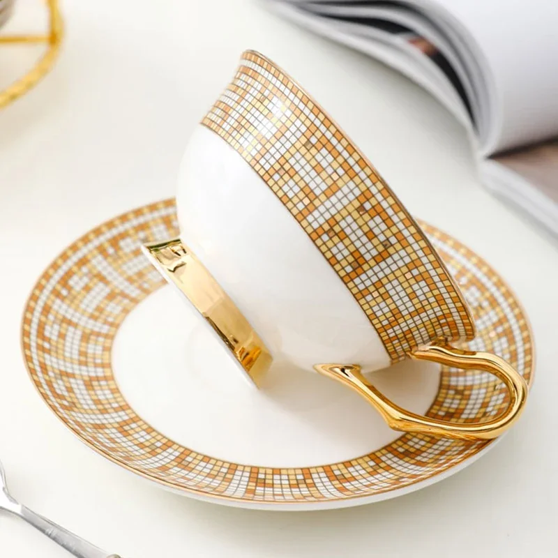 Keramik Blume Teetasse Vintage Luxus Kaffeetassen Vergoldet Tee-Set Kombination Royal Afternoon Tea Set Küche Geschirr Geschenk Image
