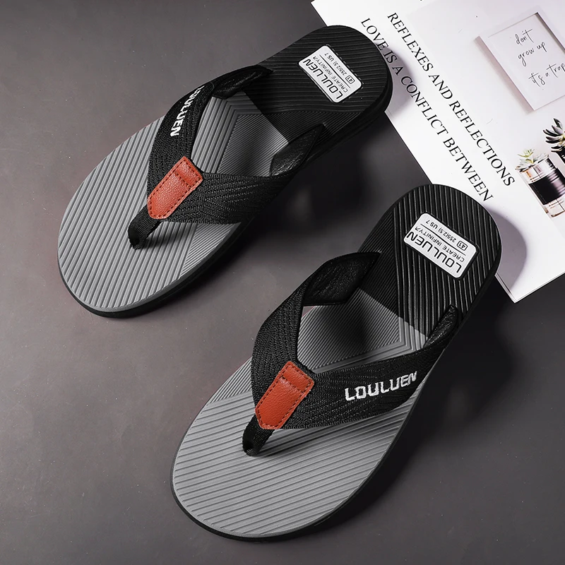 Farbblockierte Sommer-Flip-Flops im neuen Stil, Herrenschuhe, atmungsaktive Schuhe, Strandpantoffeln, geeignet für Spaziergänge im Innen- und Außenbereich,
