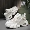 Extra große Herrenschuhe, neue beliebte Artikel im Internet, Papas Schuhe, sportlich, trendig,