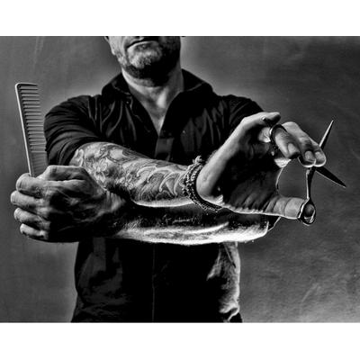 die Faktorei »The Barber« Glasbild – erhältlich in Größe 150x100 cm Image