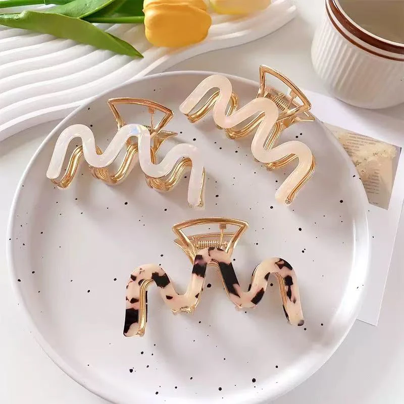 1-teilige elegante M-förmige Acetat-Haarspange, Hochsteckfrisur-Haarspange aus Legierung am Hinterkopf, hochwertiges Hai-Clip-Haar-Accessoire Image