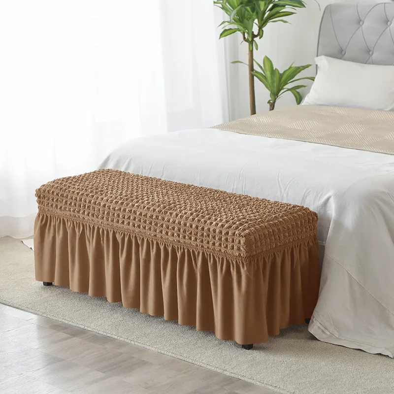 Elastischer Bank-Schonbezug mit Röcken und Blasenmuster. Eleganter, vollständig abgedeckter Bank-Staubschutz. Maßgeschneiderter Bankbezug für den Raum