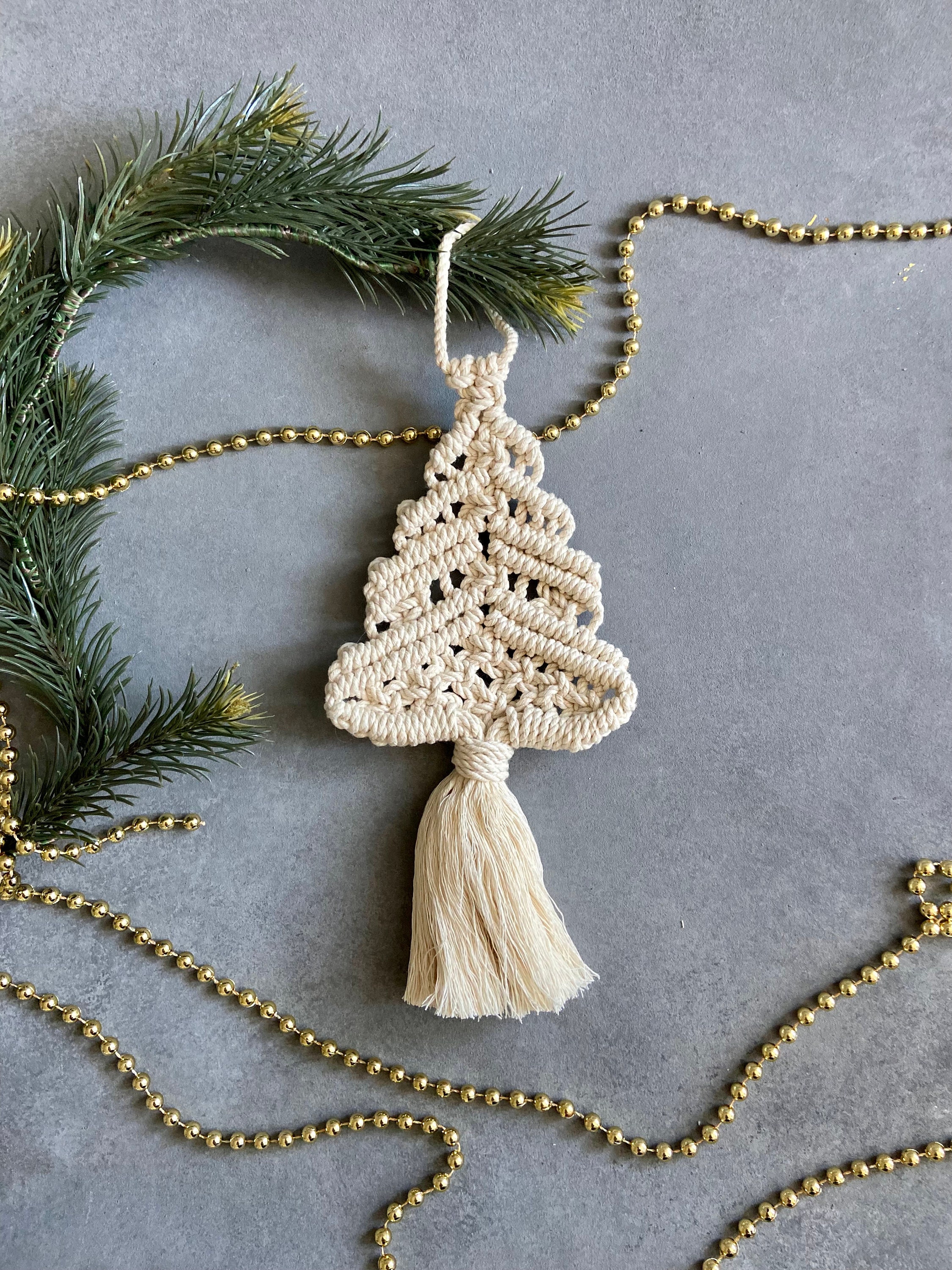 Ornamento Macrame, Come creare un albero di Natale Macrame, modello Macrame, decorazioni natalizie fai da te, ornamento natalizio