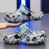 YRZL Männer Clogs Sandalen EVA Hausschuhe Leichte Outdoor Schuhe Rutschfeste Bequeme Strand Clogs Große Größe Loch Design Hause Schuhe