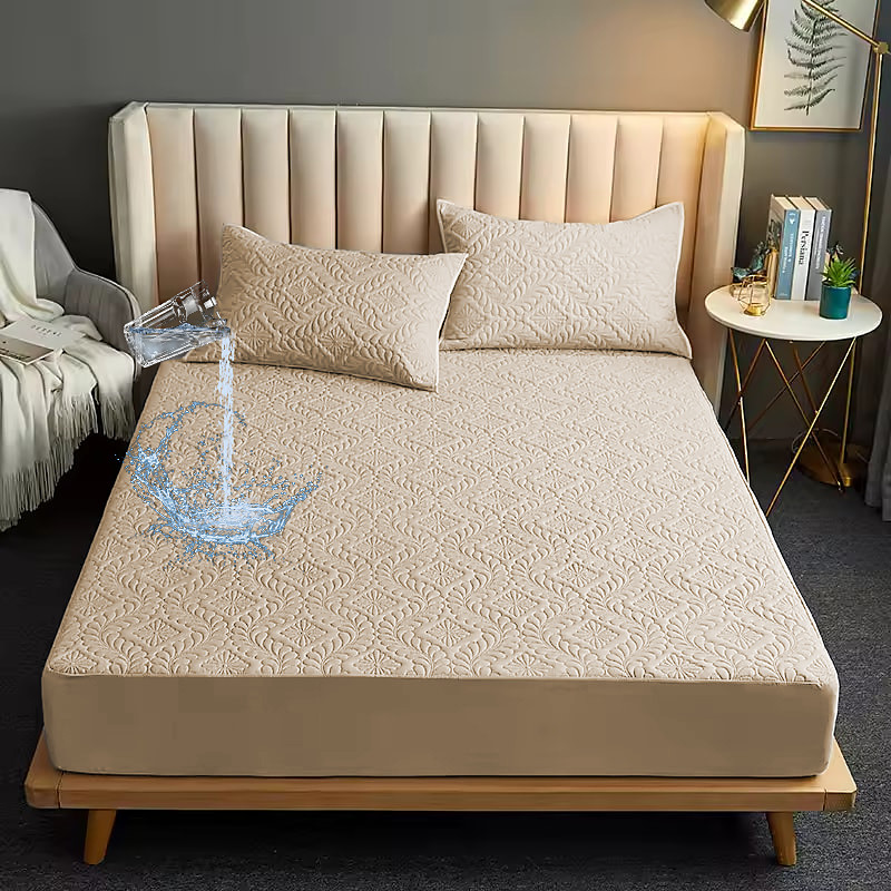 Queen Full King Protective Bed Cover Waterproof Bed Protector Protective Mattress Cover Protector Pad with Straps Breathable Soft Dirt-Proof Bed Mattress Cover Skin Friendly Mattress Topper Washable