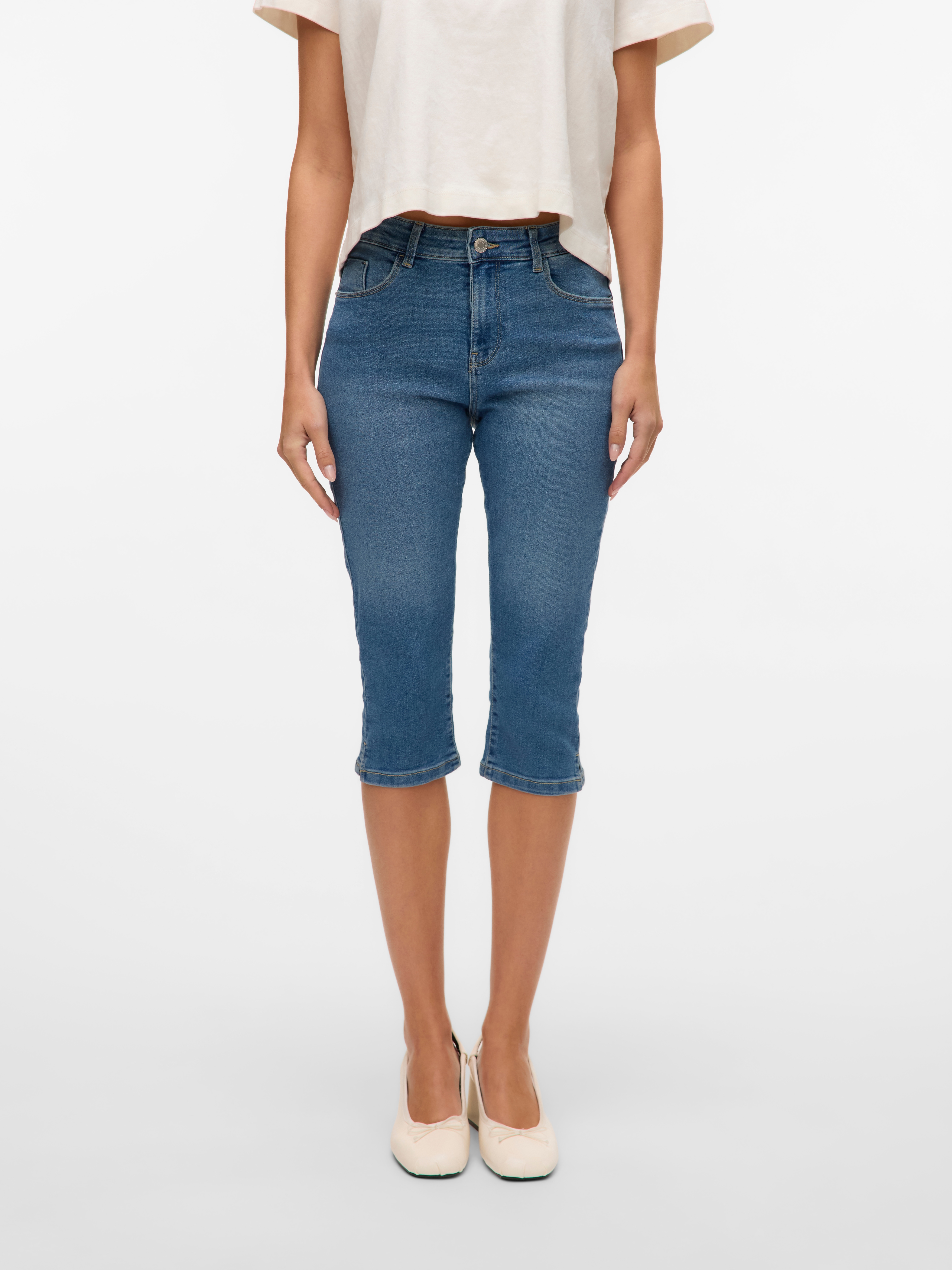 Caprijeans VERO MODA "VMELLY MR KNICKERS DNM MIX NOOS", Damen, Gr. S (36), N-Gr, blau (medium blau denim), Denim/Jeans, Obermaterial: 75% Baumwolle, 18% Polyester, 6% Viskose, 1% Elasthan, unifarben, slim fit knöchellang, Jeans