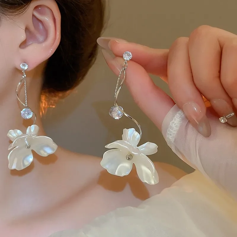 Imitation Perle Blumen Quaste Drop Ohrringe für Frauen Exquisite Vielseitige Zirkon Ohrring Einzigartige Temperament Schmuck Hochzeit C1 Image
