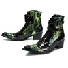 Stiefeletten mit Metallschnalle und Nieten für Herren, spitze Zehenpartie, Nieten, grün, schwarz, Lackleder, hochhackige Herrenschuhe im britischen Stil