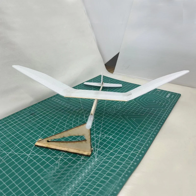 1Set Spannweite 350mm Handgefertigtes Segelflugzeug P1-S Leichte Holz DIY Fernbedienung Flugzeug Modell für Kind Outdoor Spielzeug Flugzeuge Image