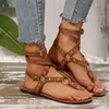 Rom Frauen Schuhe 2025, Sommer Heißer Verkauf frauen Sandalen Retro Knöchel Schnalle Niet Flache Sandalen Britischen Stil Plus Größe dame Schuhe