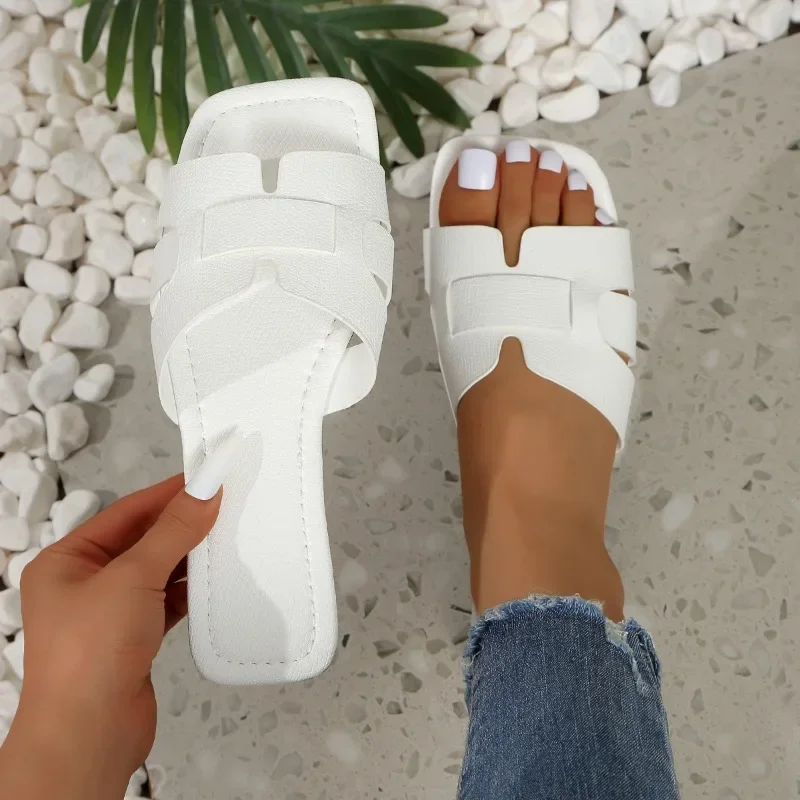 2025 Luxus Sommer Hausschuhe für Frauen Flache Outdoor Trend Strand Sandalen Frauen Marke Design Rutsche Schuhe Frauen Große Größe 44