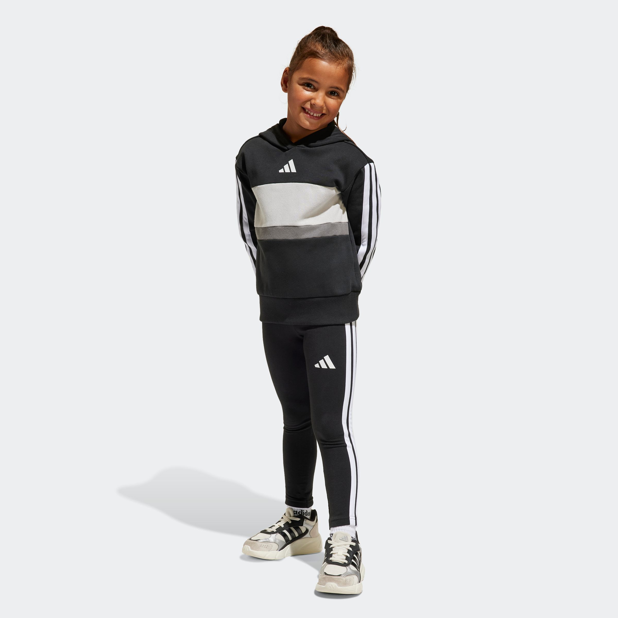 Trainingsanzug ADIDAS SPORTSWEAR "LG 3S TIB FL ST", Kinder, Gr. 104, schwarz-weiß (schwarz, weiß, grau two), Obermaterial: 70% Baumwolle, 30% Polyester. Obermaterial Hose: 93% Baumwolle, 7% Elasthan, Sportanzüge Image