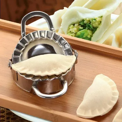 Stainless Steel Dumpling Maker Dough Cutter Ravioli Empanada Press Mold Wrapper.