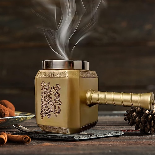 Thors Hammer Bierkrug, Oktoberfest Geschenkbecher, einzigartiger hammerförmiger Edelstahlkrug, nordische Mythologie inspirierter Thors Hammer Krug, Geek Geschenk für Männer Image