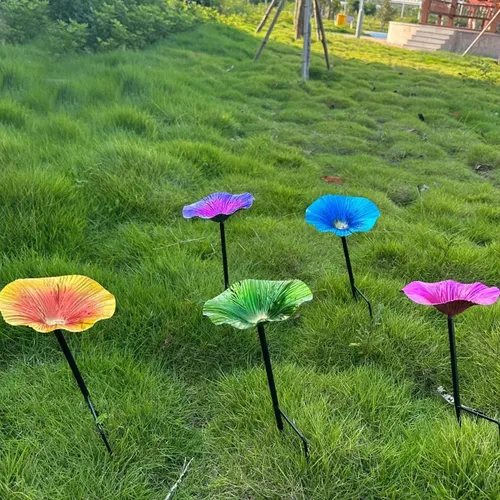 Vogelbad für den Außenbereich, Vogelbadeschale mit Gartenstecker, Ornament, Erdspieß für Vogelliebhaber, Weg, Garten, Innenhof im Freien