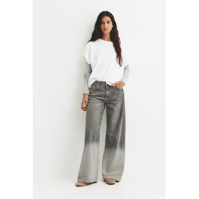 Wide-Leg Jeans