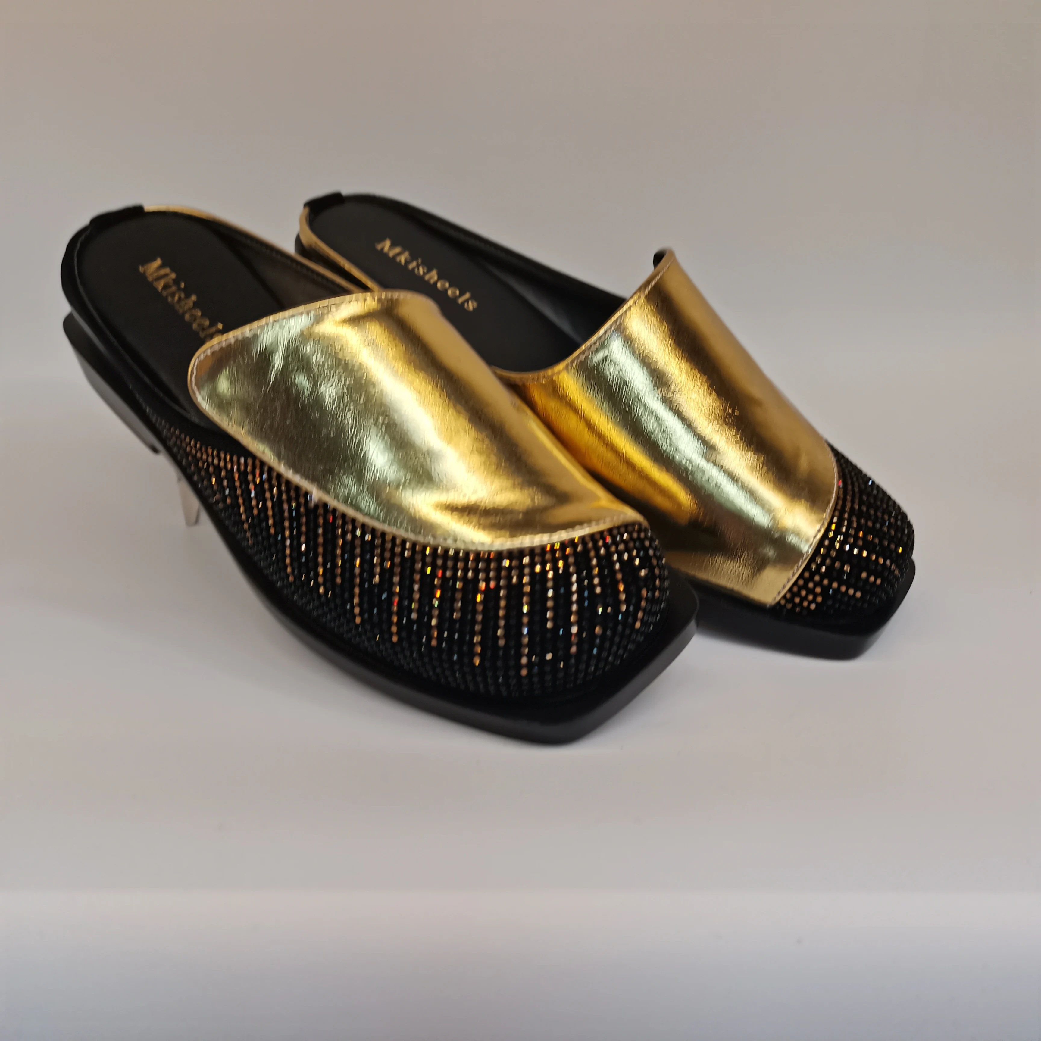 Hübsche Frauen Strass Sandalen Schuhe Frau Casual Hausschuhe Bequeme Licht Lady Mullers Schuhe Image