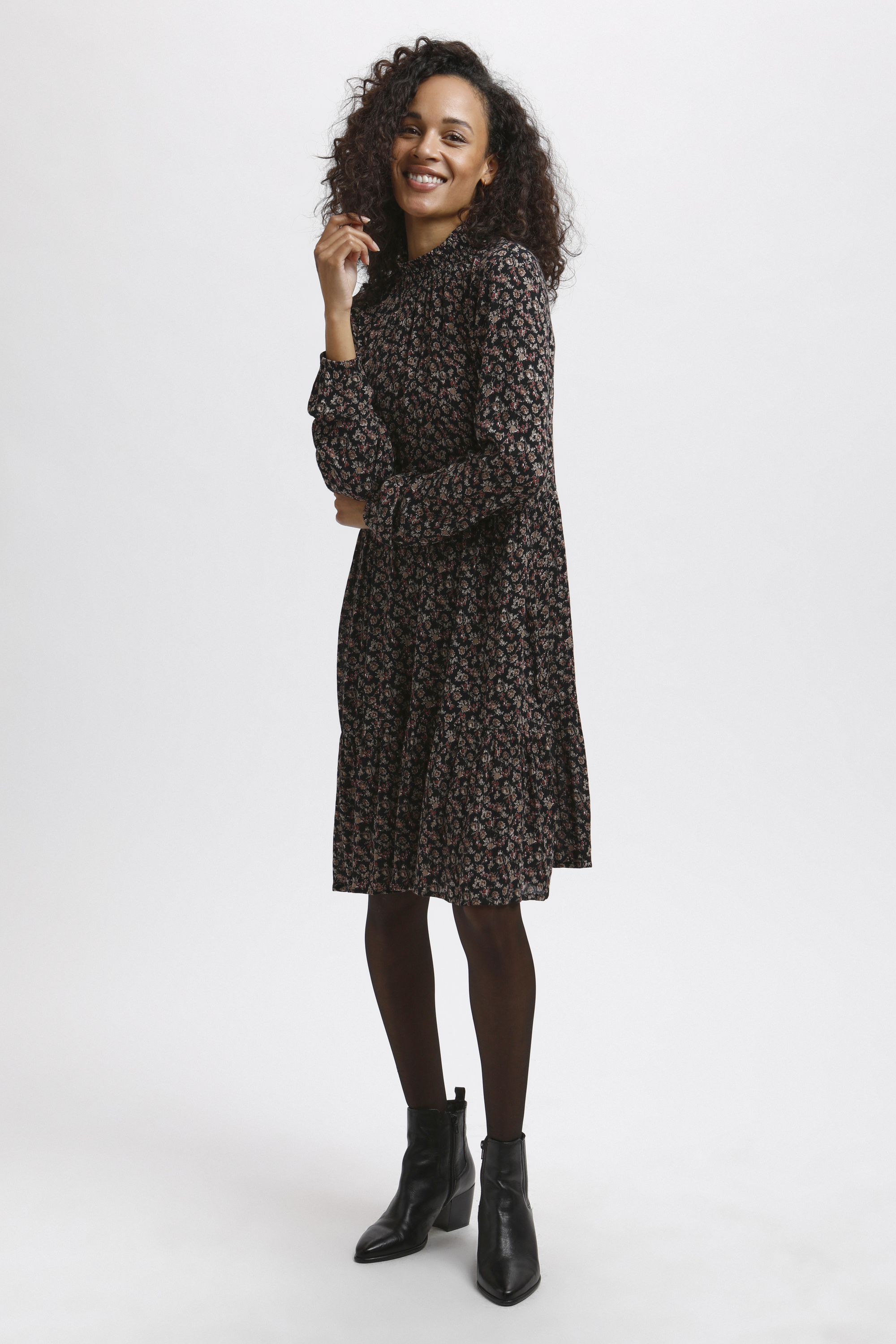 Kleid Loose fit black multi Image