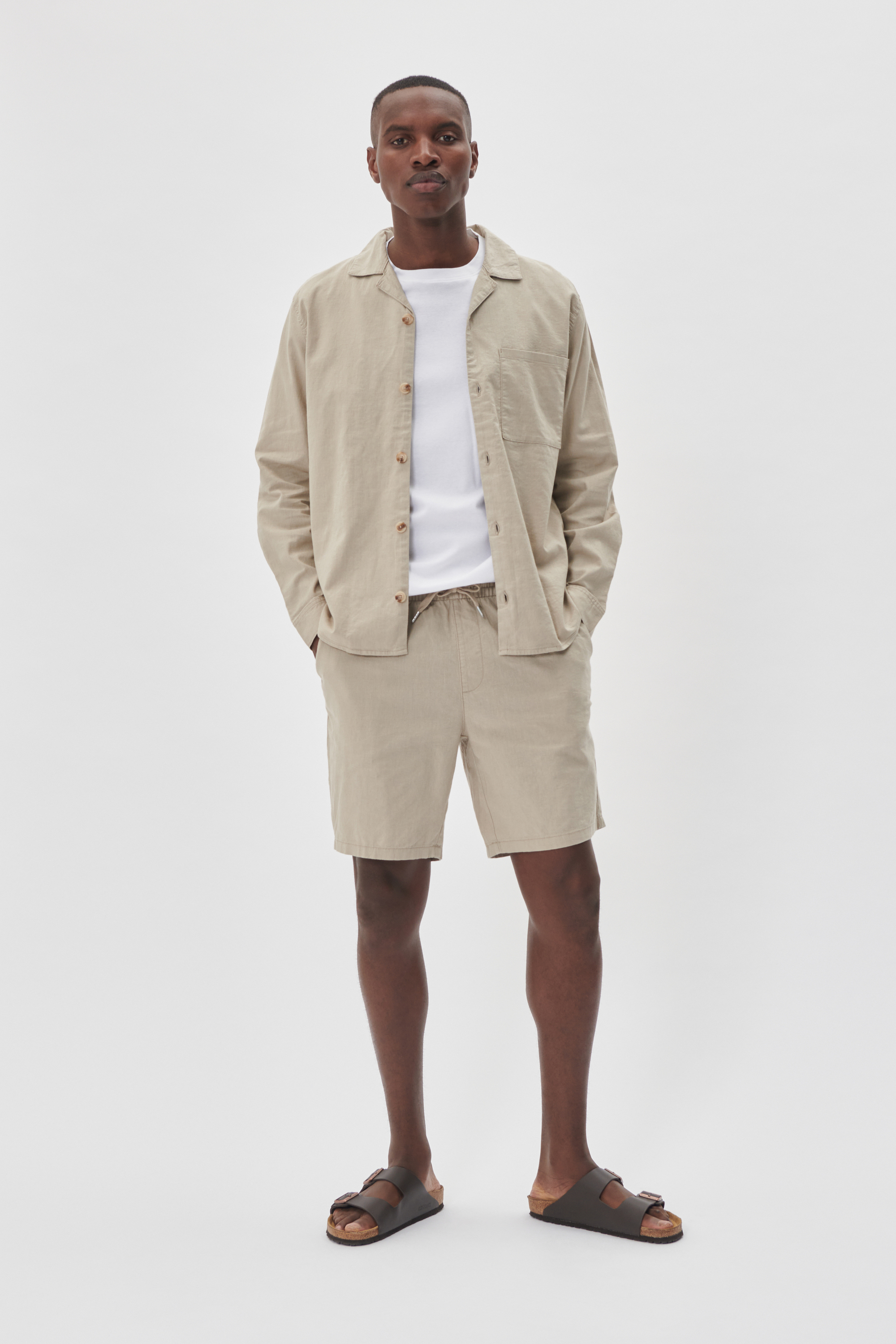 Overshirts Gerade Passform beige Image