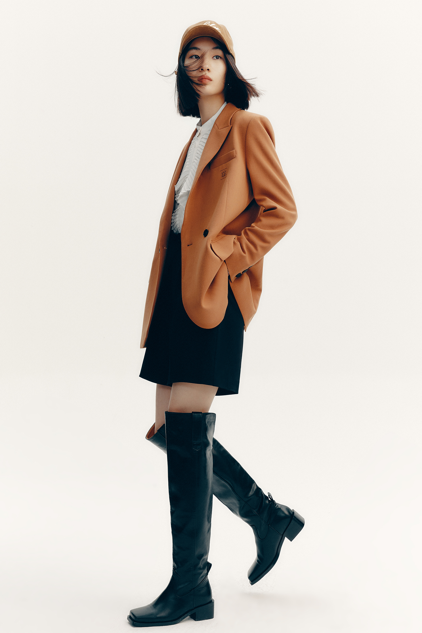 LILY SCHICKER BESTICKTER BLAZER Image