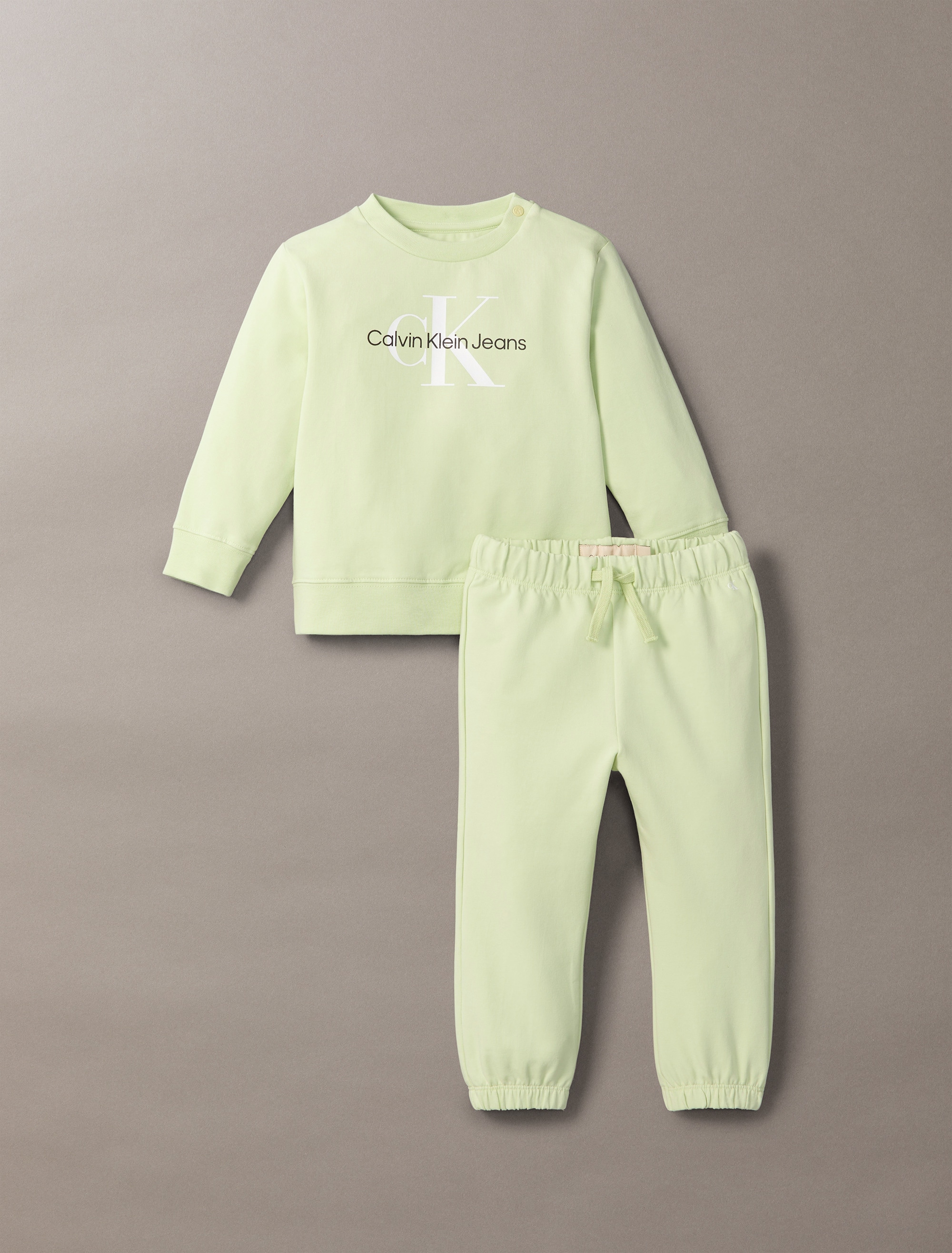 Shirt & Hose CALVIN KLEIN JEANS "MONOGRAM CN SWEATSHIRT SET", Jungen, Gr. 98, grün (seafoam grün), Jersey, Obermaterial: 95% Baumwolle, 5% Elasthan, unifarben, KOB Set-Artikel, für Babys bis 2 Jahre