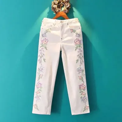 Retro Chinese Style Women's Embroidered Flower Jeans Spring Summer Ankle-Length Pants White Straight Pants Casual Denim Pants Y9