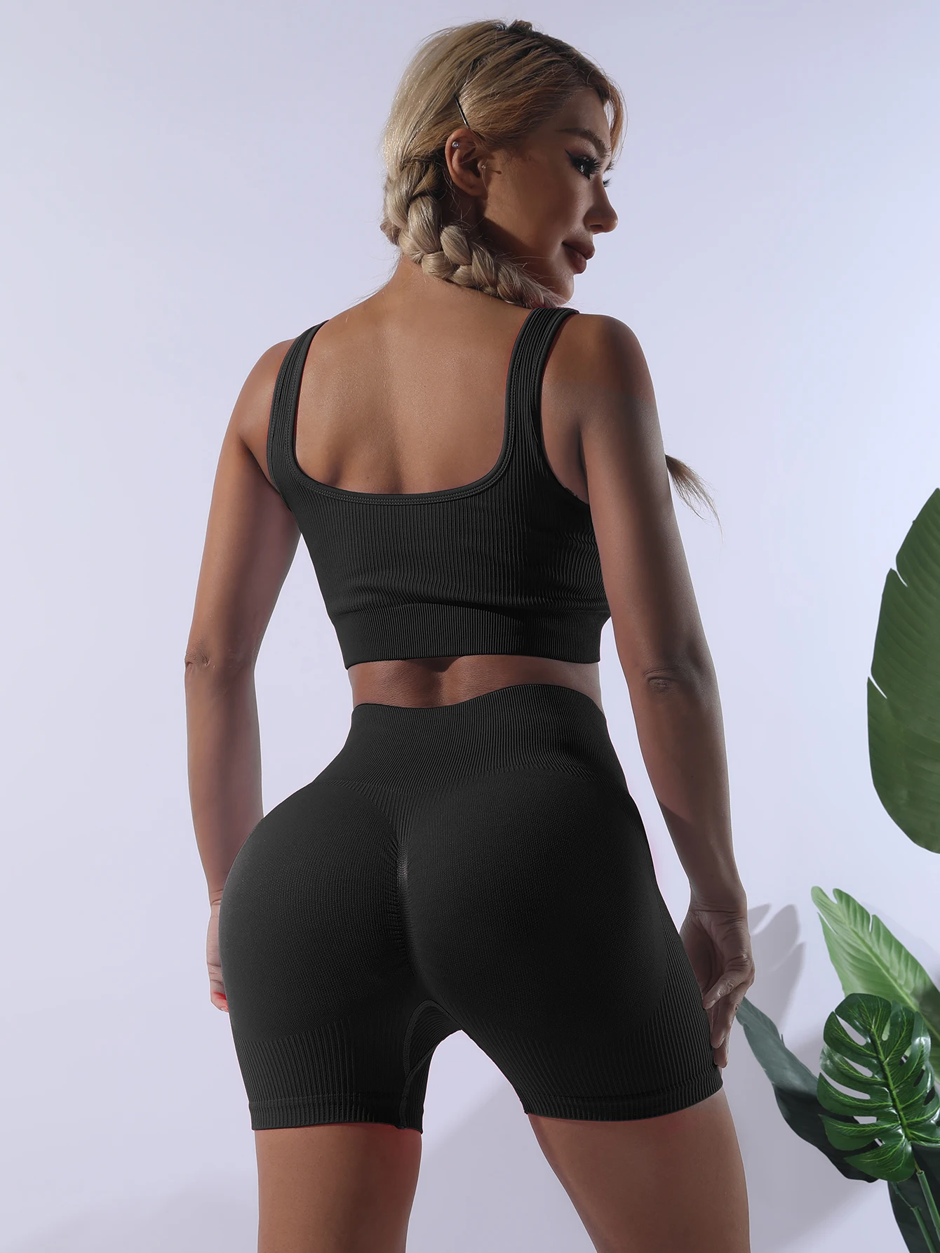 2-teiliges Set aus U-förmigen, schönen Träger-Brustpolstern, Dreipunkt-Shorts, nahtlosem Faden, schweißabsorbierendem Yoga-Laufanzug Image