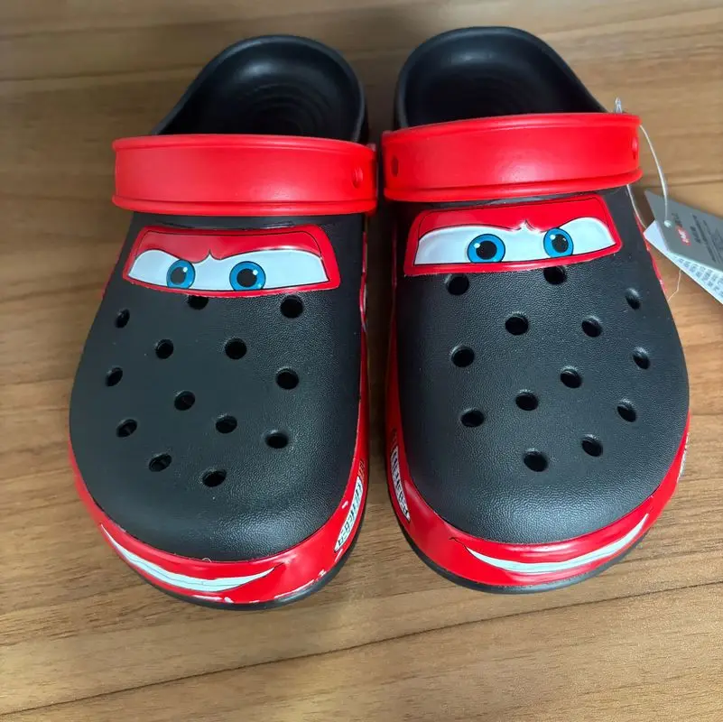 Heißer Disney Lightning Mcqueen Pixar Outdoor Strand Hausschuhe Niedlichen Cartoon Anime Pool Anti Slip No95 Auto Hausschuhe Schuhe Spielzeug Geschenke