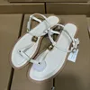 2025, flache Damen-Sandalen im römischen Stil, Clip-Zehe, modisch, Sommer, Strand, Schuhe, Schwarz, Weiß, Urlaub, draußen, atmungsaktive Damenschuhe