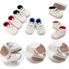 Neugeborenen Baby Schuhe Junge Mädchen Klassische Sport Gummi PU Leder Multi-Farbe Erste Wanderer Casual Turnschuhe Weiß Taufe Schuhe