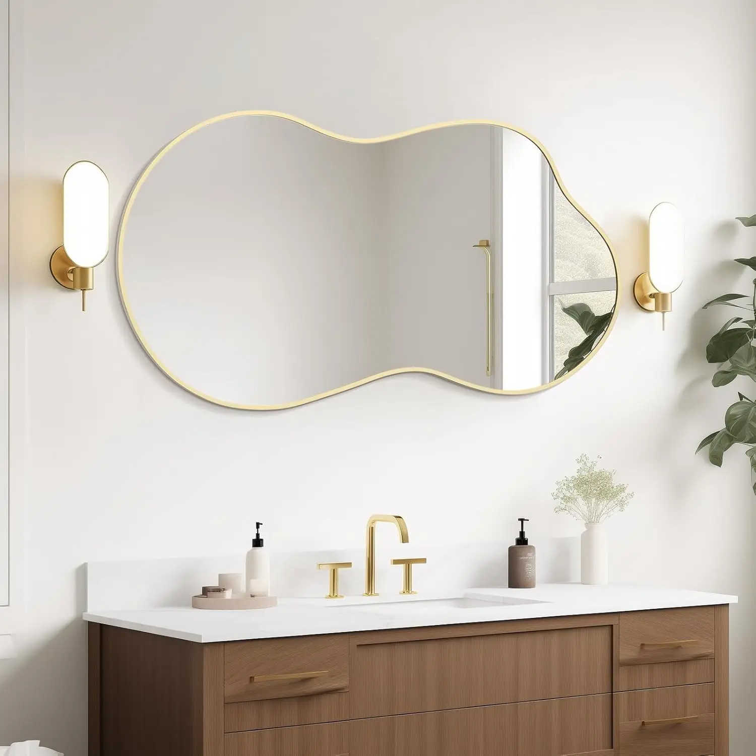 Unregelmäßiger Wandspiegel, 46"x26"(116x66cm) Asymmetrische Spiegel mit goldenem Metallrahmen, wellenförmige dekorative Spiegel Image