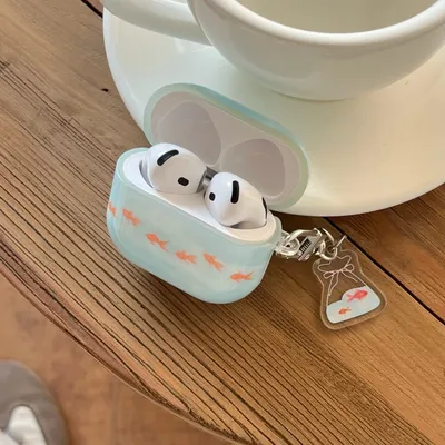 Eine Reihe von Goldfish + Marke passend für Apple für Airpodspro2 Hülle/Für Airpodspro Hülle/Für Airpods4 Hülle/Für Airpods2 Hülle/Modische Damen-Kopfhörerhülle/Einfache Kopfhörerhülle Image