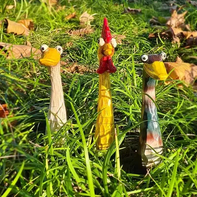 Spring Garden Decor Screaming Chicken Statue - Quirky Resin Rooster Lawn Ornament For Outdoor Patio Yard Or Farmhouse