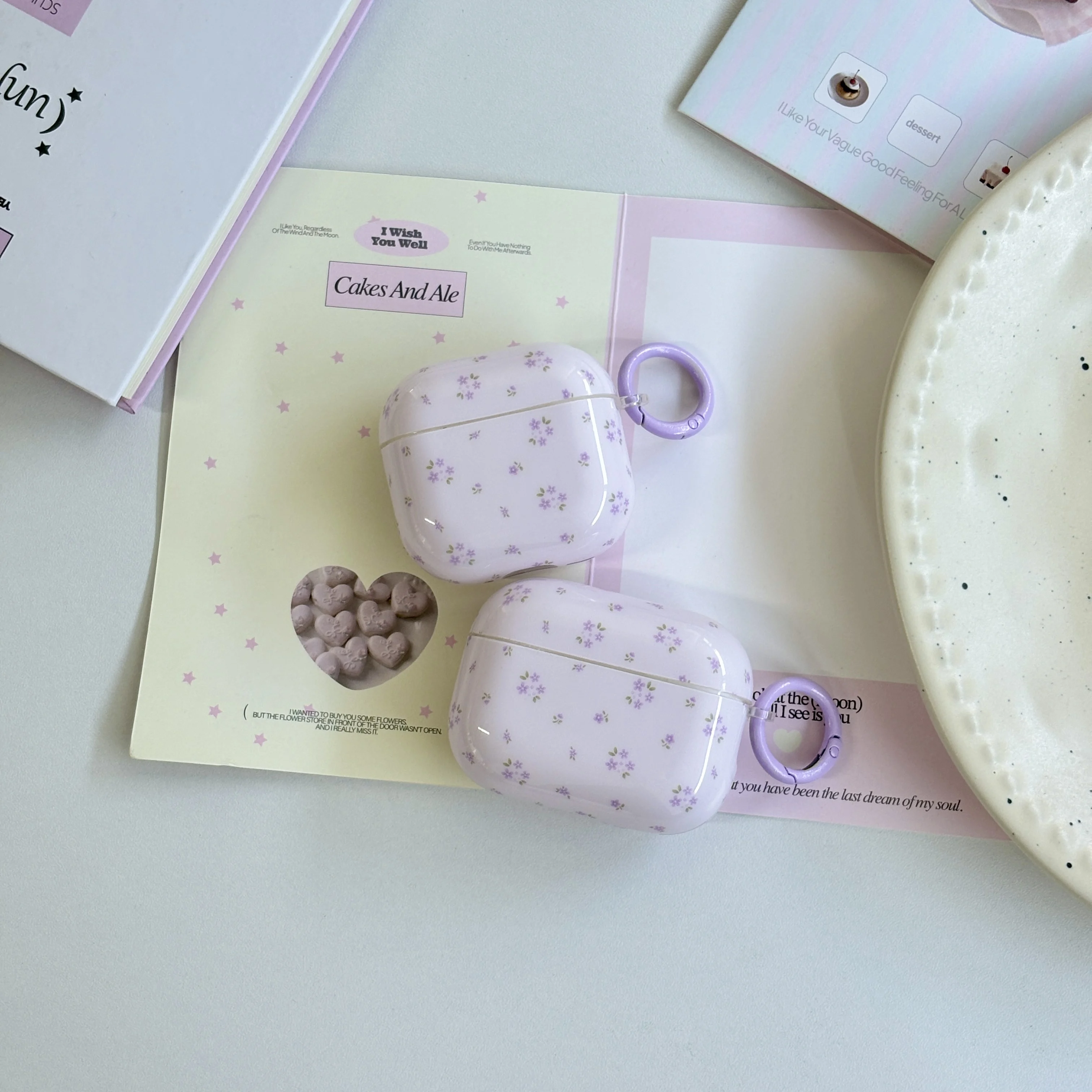 Koreanische einfache lila kleine Blumenblume mit lila Ring, glänzende Schutzhülle für Kopfhörer für AirPods 1, 2, 3, 4, Pro 2, Pro 3 Image