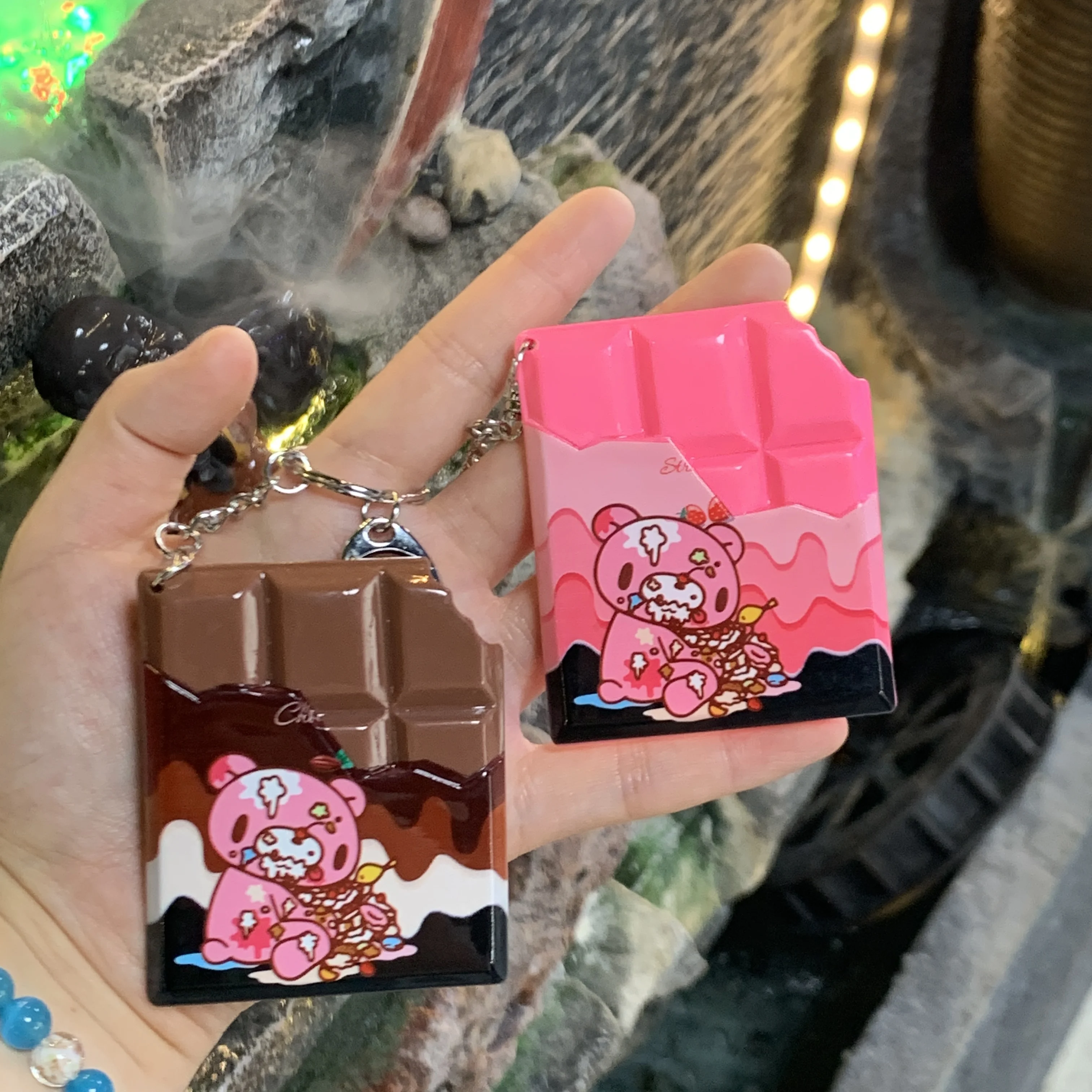 Niedlicher Bären-Schokoladen-Schlüsselanhänger, düsterer Bären-Schokoladen-Anhänger, Bären-Taschen-Charm, tägliches Outfit-Zubehör Image