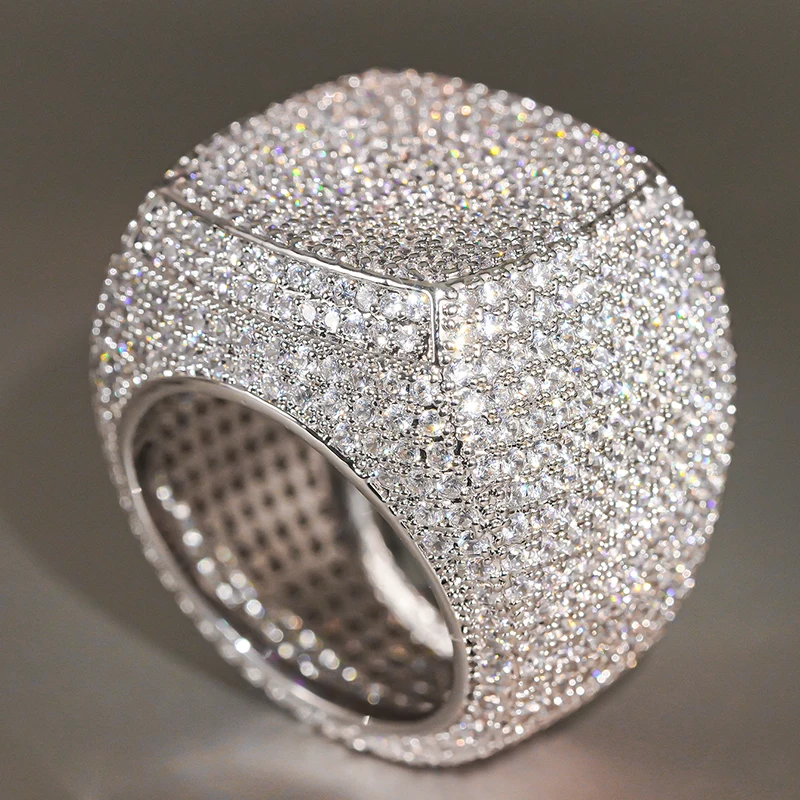 Huitan Funkelnder voller Bling Iced Out Fingerring für Damen, Luxus-Antragszubehör, Micro Pave Zirkonia-Schmuck für Party Image
