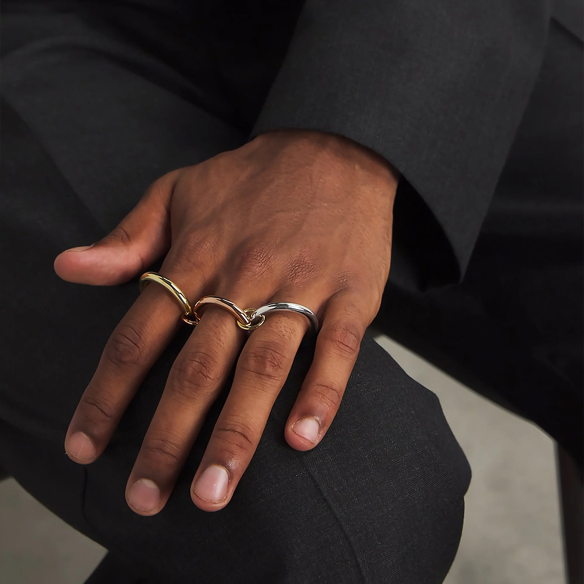 Vergoldetes mehrschichtiges Verbindungsring-Set für Damen, modischer, stapelbarer Partyschmuck in verschiedenen Farben Image