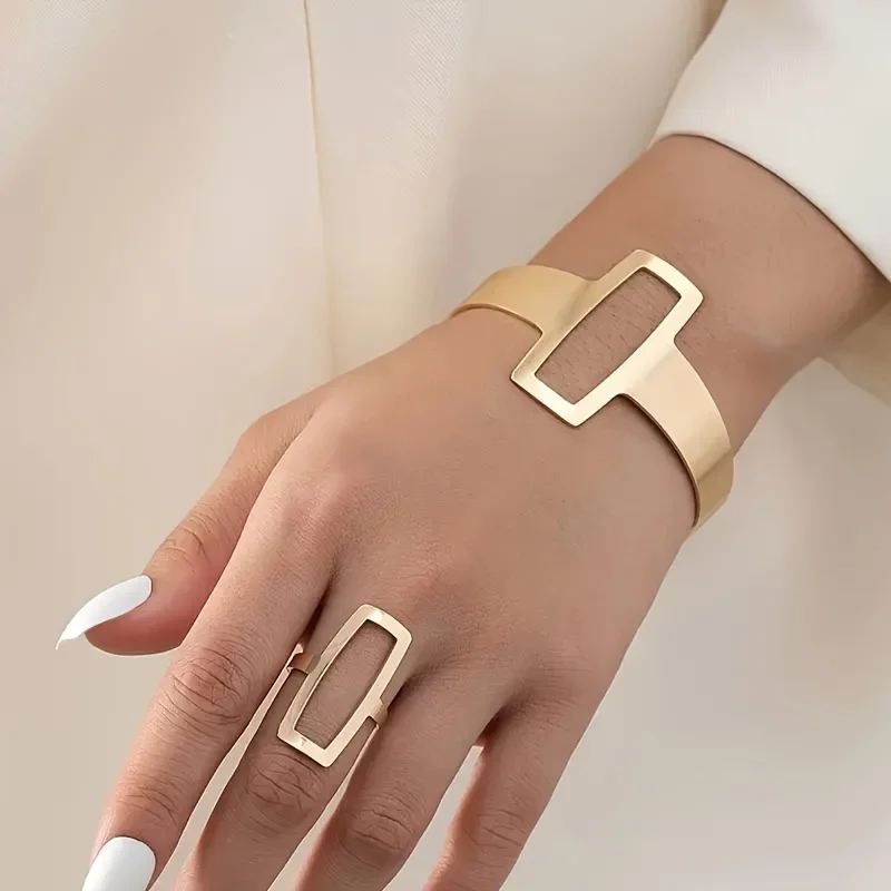 Personalisierter Trend-Armbandring mit ausgehöhltem geometrischem breitem Gesicht, Damenmode, schlichtes Design, Party-Accessoire, Geschenk Image