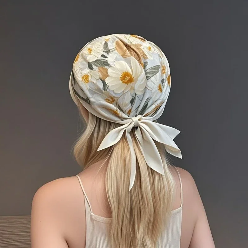 68 cm Floral Bedruckter Schal Damen Frühling und Herbst Dünner Seidenimitat Schal Mode Schal Kopftuch Tasche Zubehör Schals Image