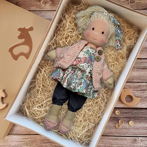 handgemachte Waldorfpuppe Baby Mädchen mit Kleidersets - 11,8 Zoll weiche Plüschpuppe für Kleinkinder ideales Weihnachtsgeschenk für Kinder Image