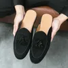 Neue Männer Grün Schwarz Halbe Hausschuhe Fahren Schuhe Mann Casual Patent Leder Wildleder Maultiere Mokassins Loafer Schuhe für Männer